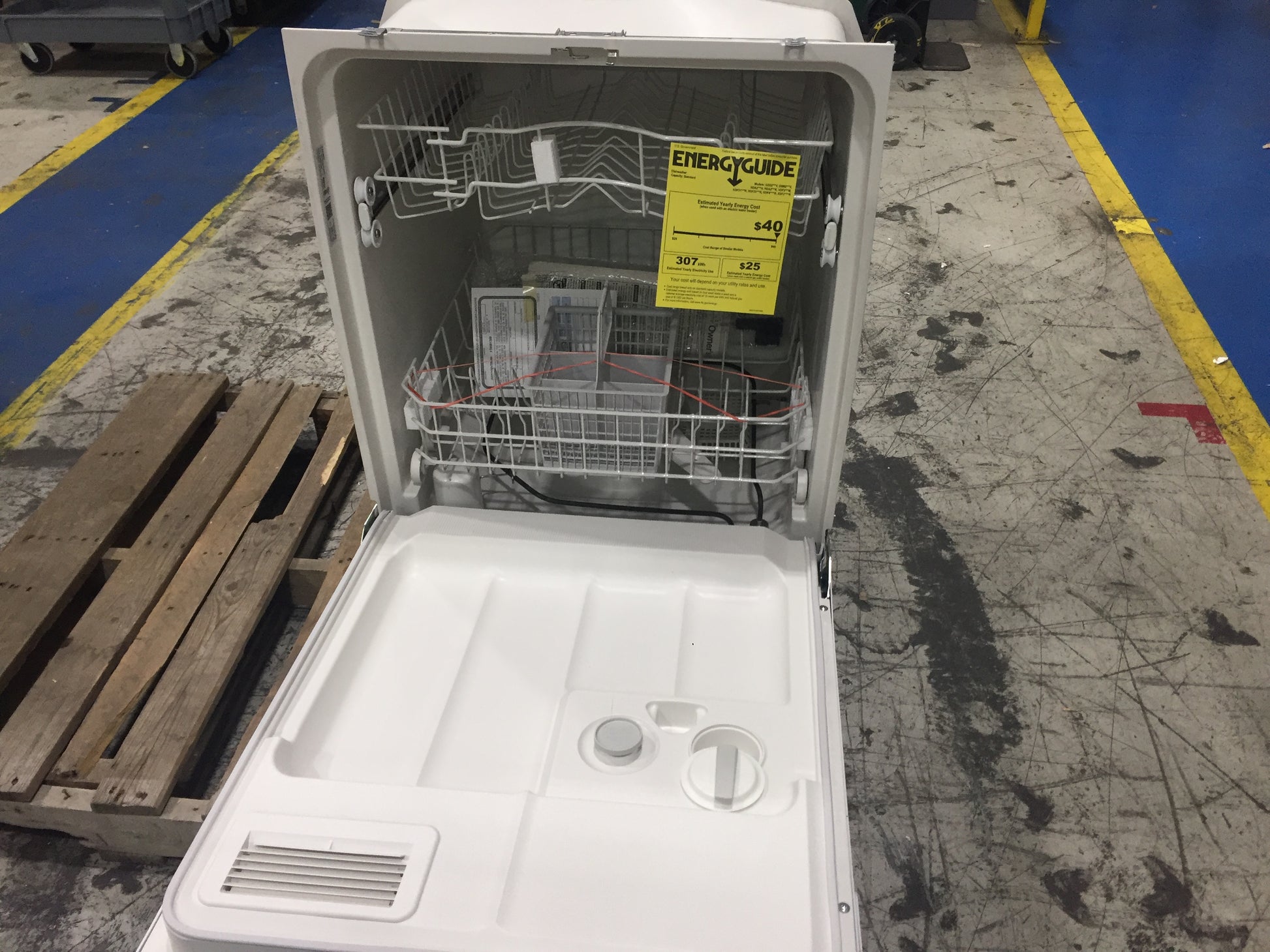 24" BUILT-IN FRONT CONTROL DISHWASHER; WHITE