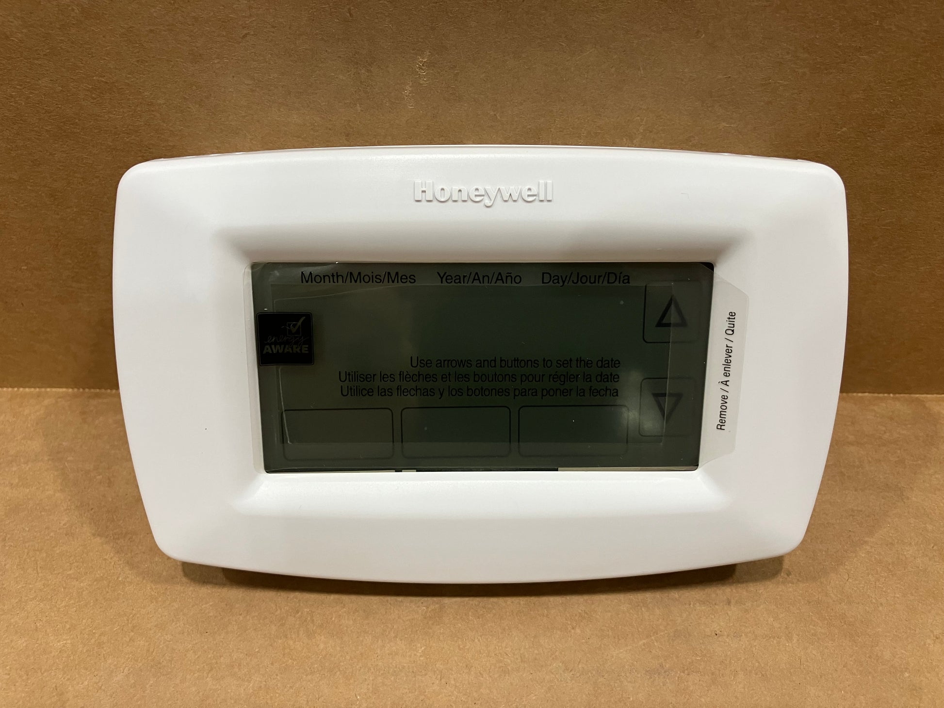 7-DAY TOUCHSCREEN PROGRAMMABLE THERMOSTAT 2 HEAT/2 COOL CONVENTIONAL/HEAT PUMP
