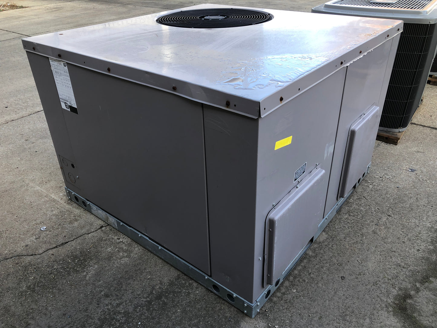 3 TON CONVERTIABLE PACKAGED AIR CONDITIONING UNIT, 12.05 SEER, 230/60/3, R-22
