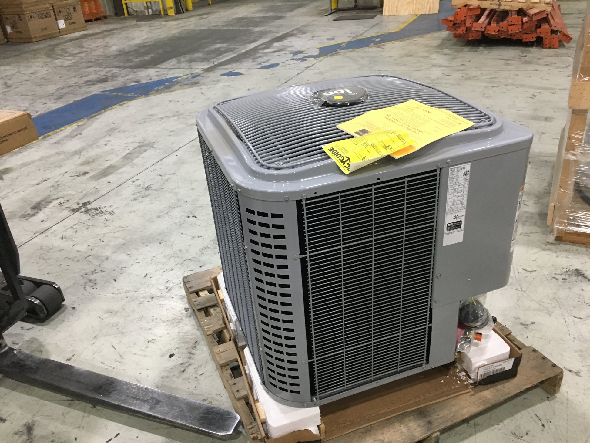 2 1/2 TON SINGLE STAGE COMMUNICATING COMPATIBLE HEAT PUMP WITH ION COMMUNICATING SYSTEM; 208/230/60/1, 14 SEER, R-410A