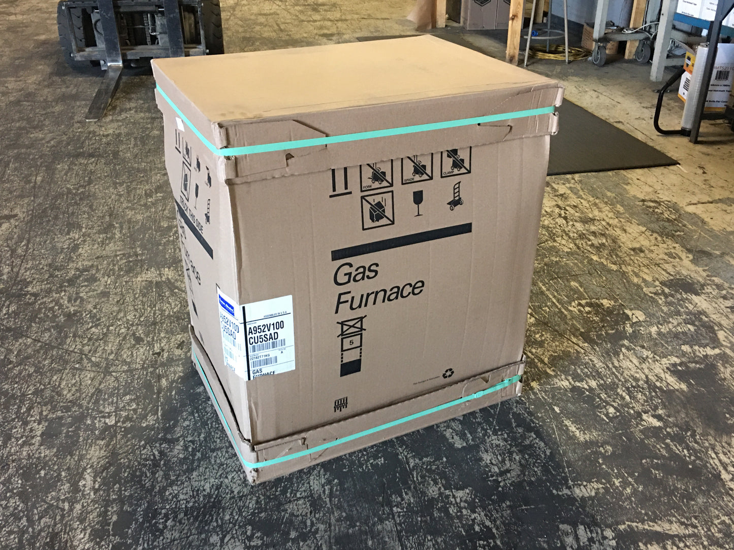 100,000 BTU TWO-STAGE UPFLOW/HORIZONTAL PSC VARIABLE SPEED GAS FURNACE 96% AFUE 120/60/1 CFM: 2102