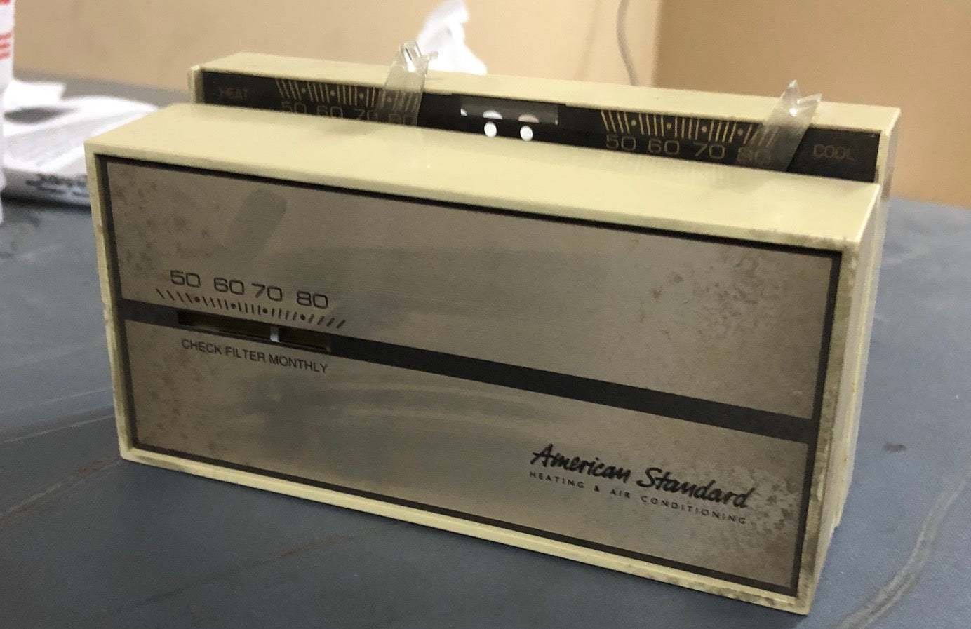 24 Volt Non-Programmable 1 Heat/1 Cool Thermostat/Less Subbase,