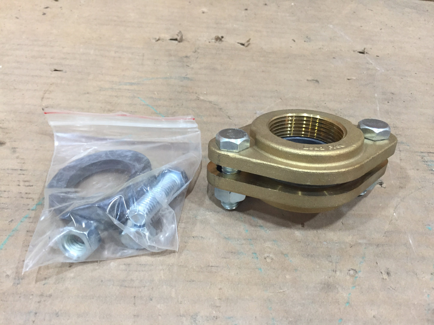 1-1/4" FNPT Lead Free Flange Kit