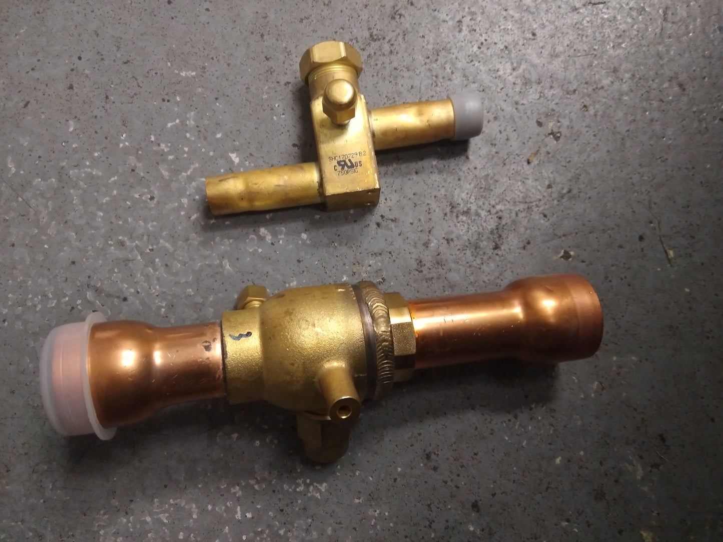 Service Valve Kit for Oddyssey Split Systems Heating and Cooling Units 6-25 Ton