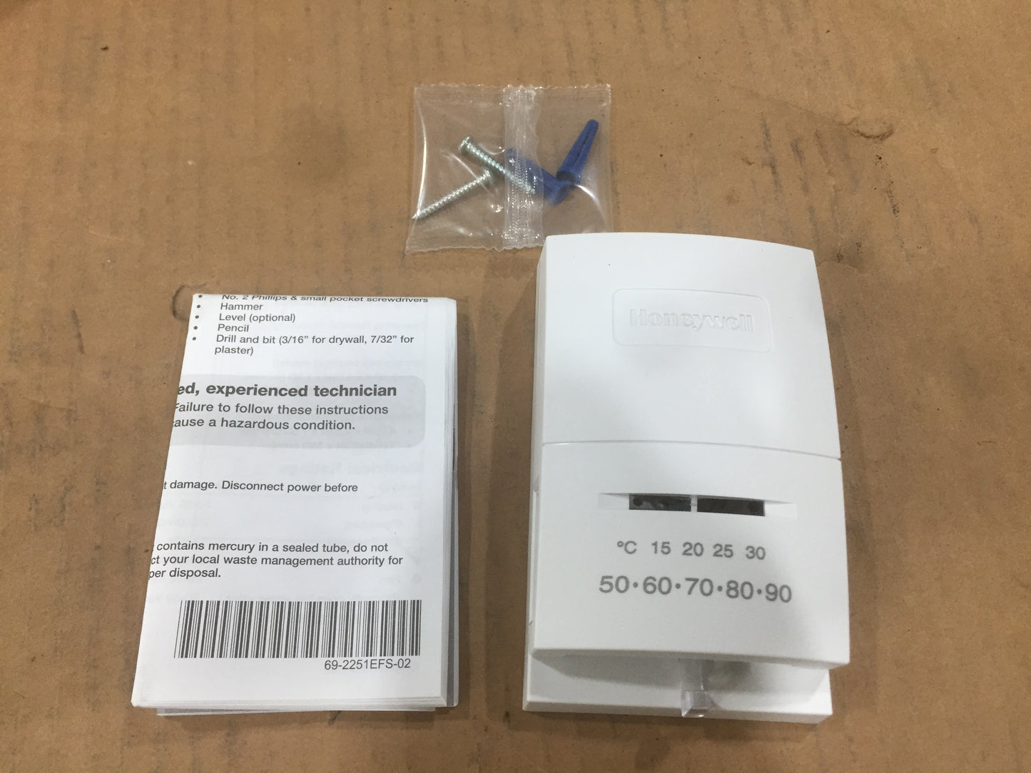 Non Programmable Heating and Cooling 24 Volt Thermostat