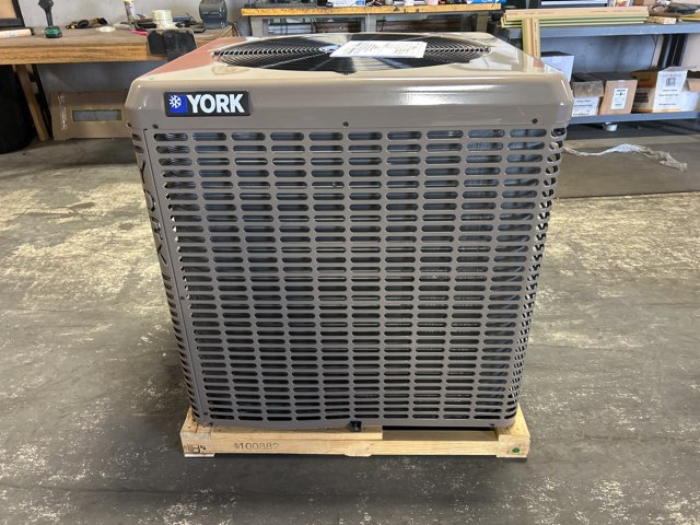 3.5 Ton LX Series Split-System Heat Pump; 16 SEER, 208-230/60/1, R-410A