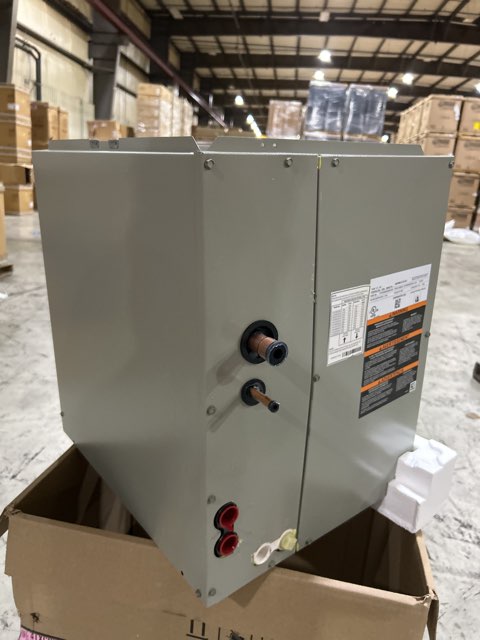 UNIDAD MINI SPLIT CON BOMBA DE CALOR PARA INTERIOR DE 11 900/13 000 BTU, 208-230/60/1 R410A