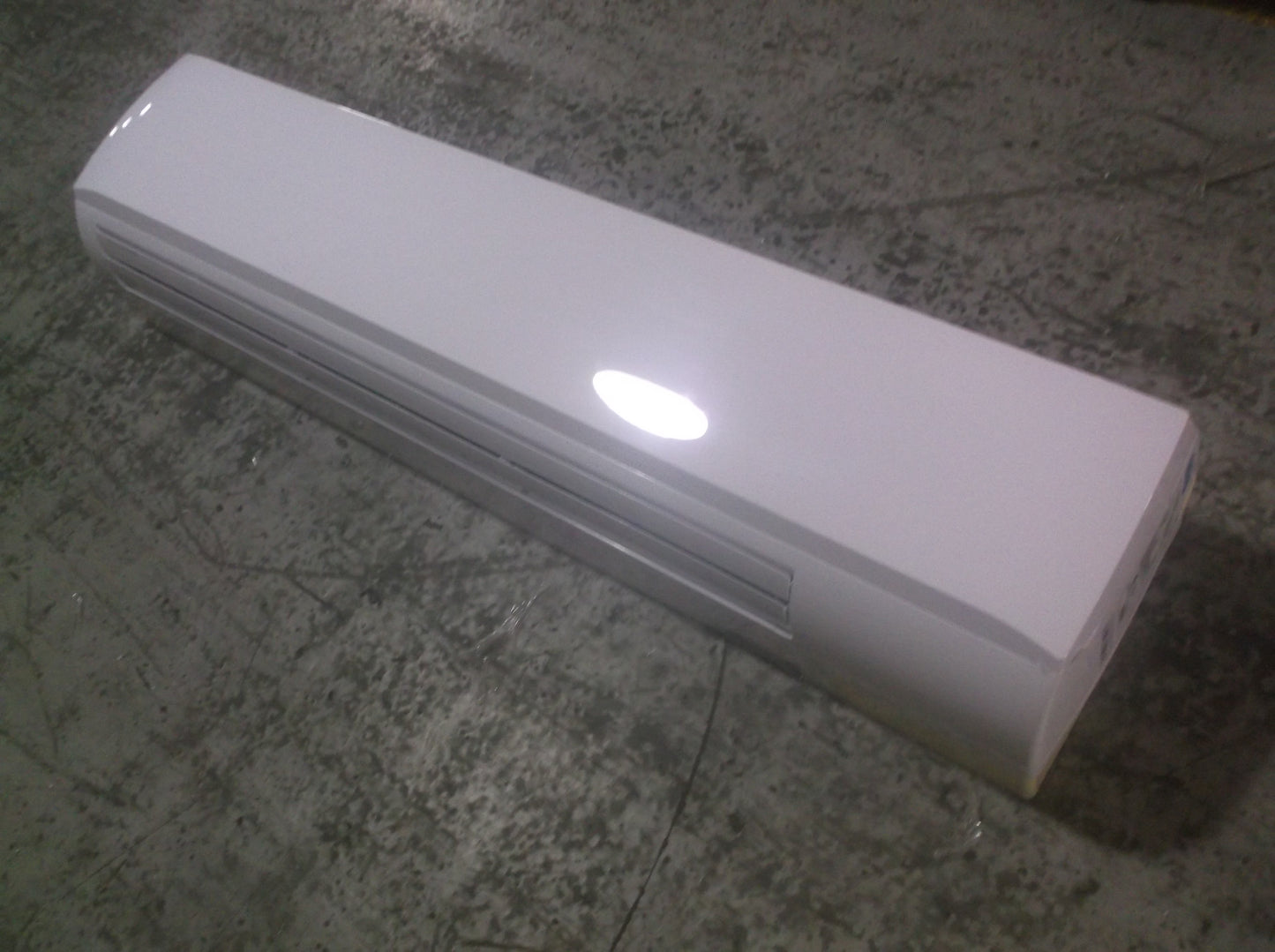 33600 Btu/3 Ton Btu Ductless Single-Zone Mini-Split Heat Pump Fancoil, 16 Seer 208-230/60/1 R-410A