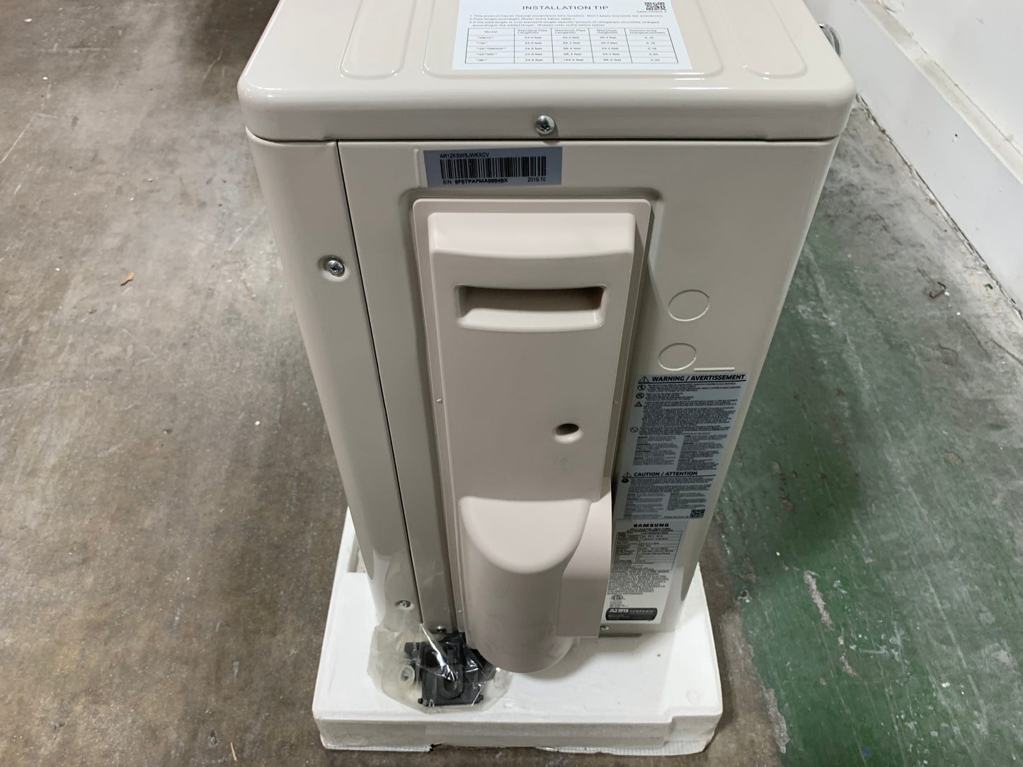 12,000/13,600 BTU Outdoor Heat Pump Mini Split Unit, 19.5 Seer 208-230/60/1 R410A