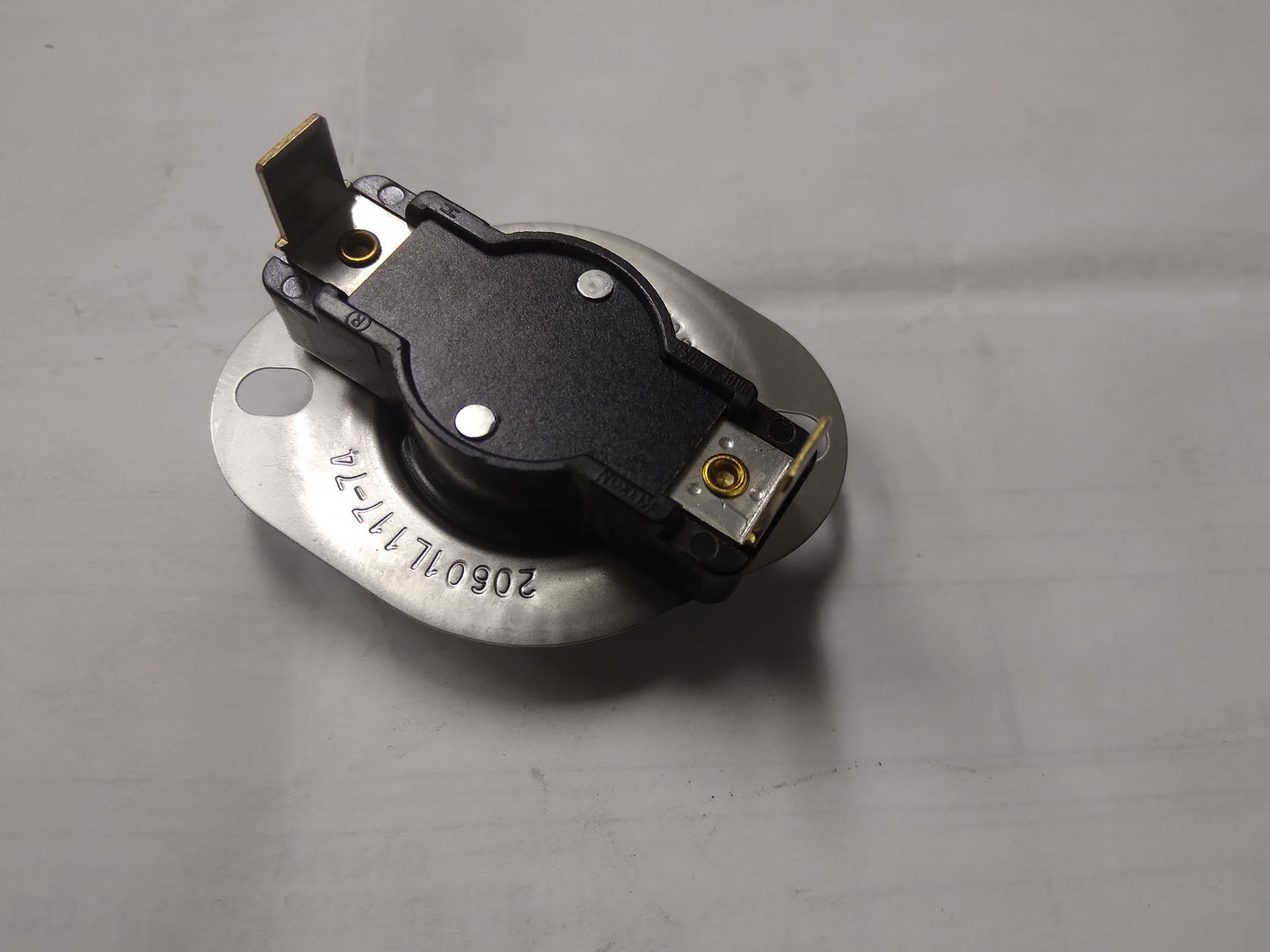 Limit Switch Adjustable 130F Open 180F Closed with Auto Reset