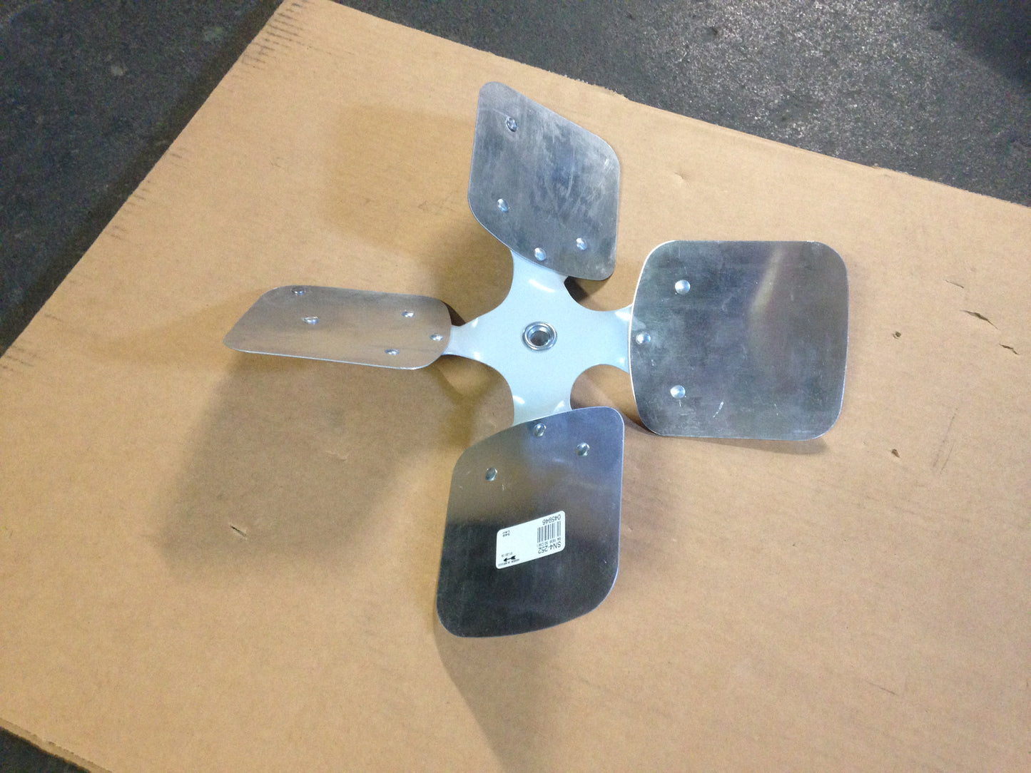 16" Fan Blade, CW, 1/2" Hub