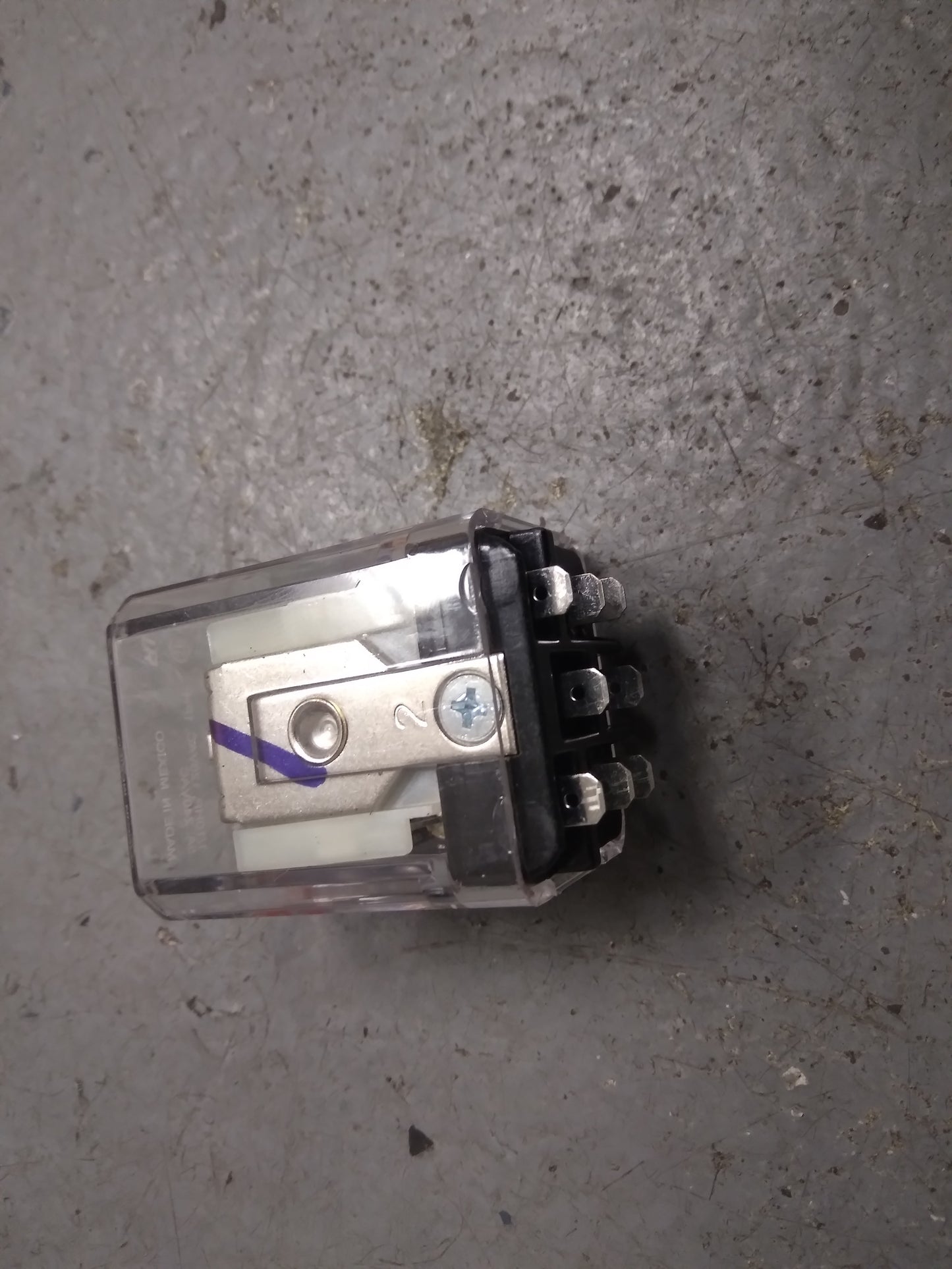 Control Relay 3PST 120V 3 Amp 50/60 Hertz 24VAC Coil