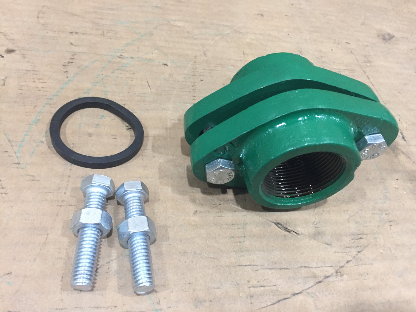 1-1/2 Hv Cast Iron FNPT Flange Kit"