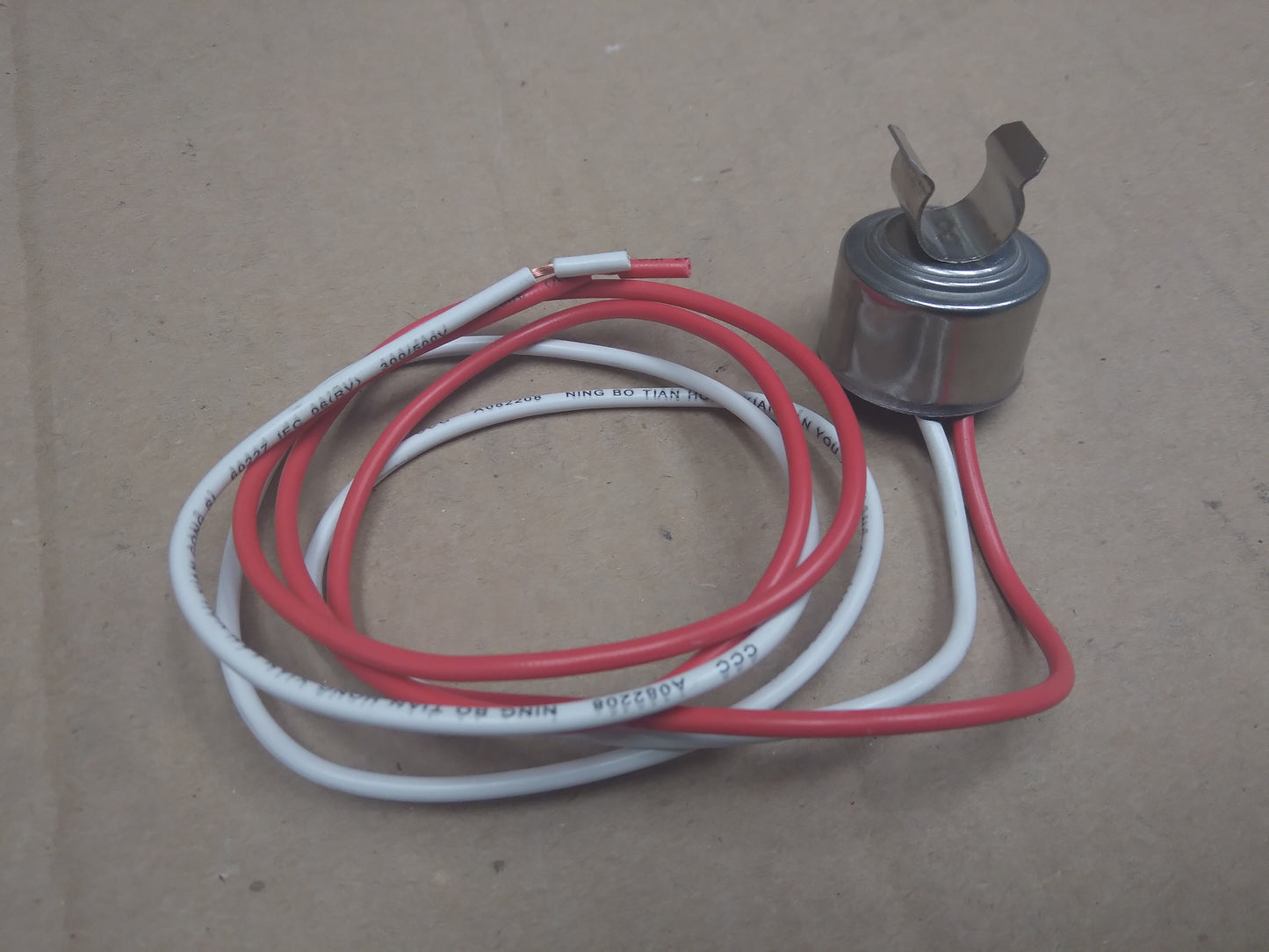 Control Thermostat 72F Open 28F Closed