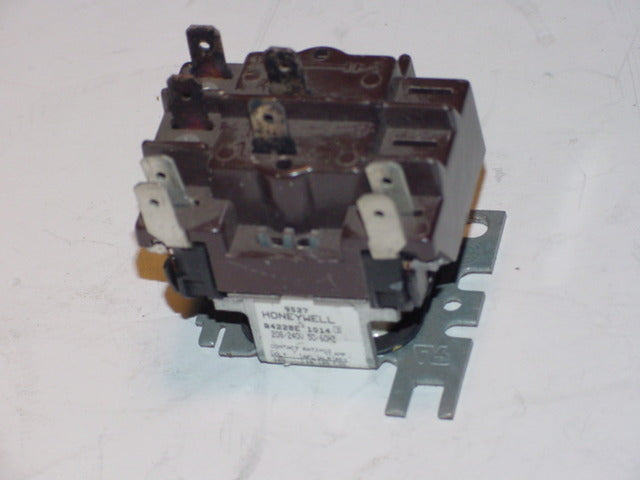 208-240 Volt Relay