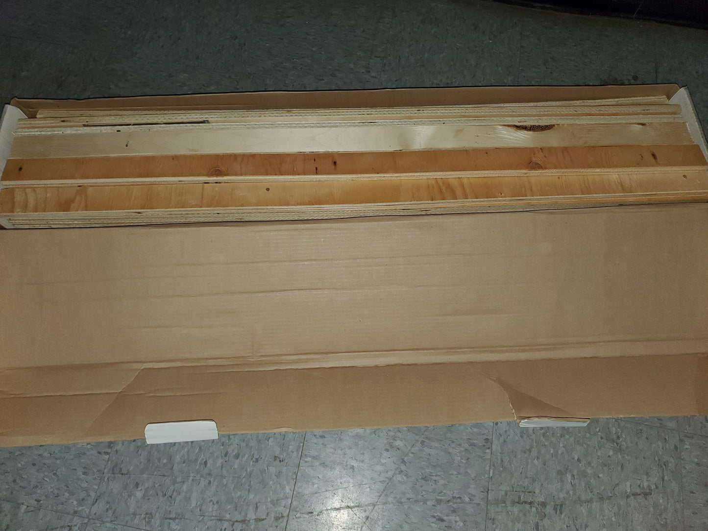 SISTEMA DE CALEFACCIÓN RADIANTE DE ALTO RENDIMIENTO REHAU RAUPANEL, TIRA DE MADERA CONTRACHAPADA DE 2 PULGADAS (SE VENDE 34 POR CAJA)