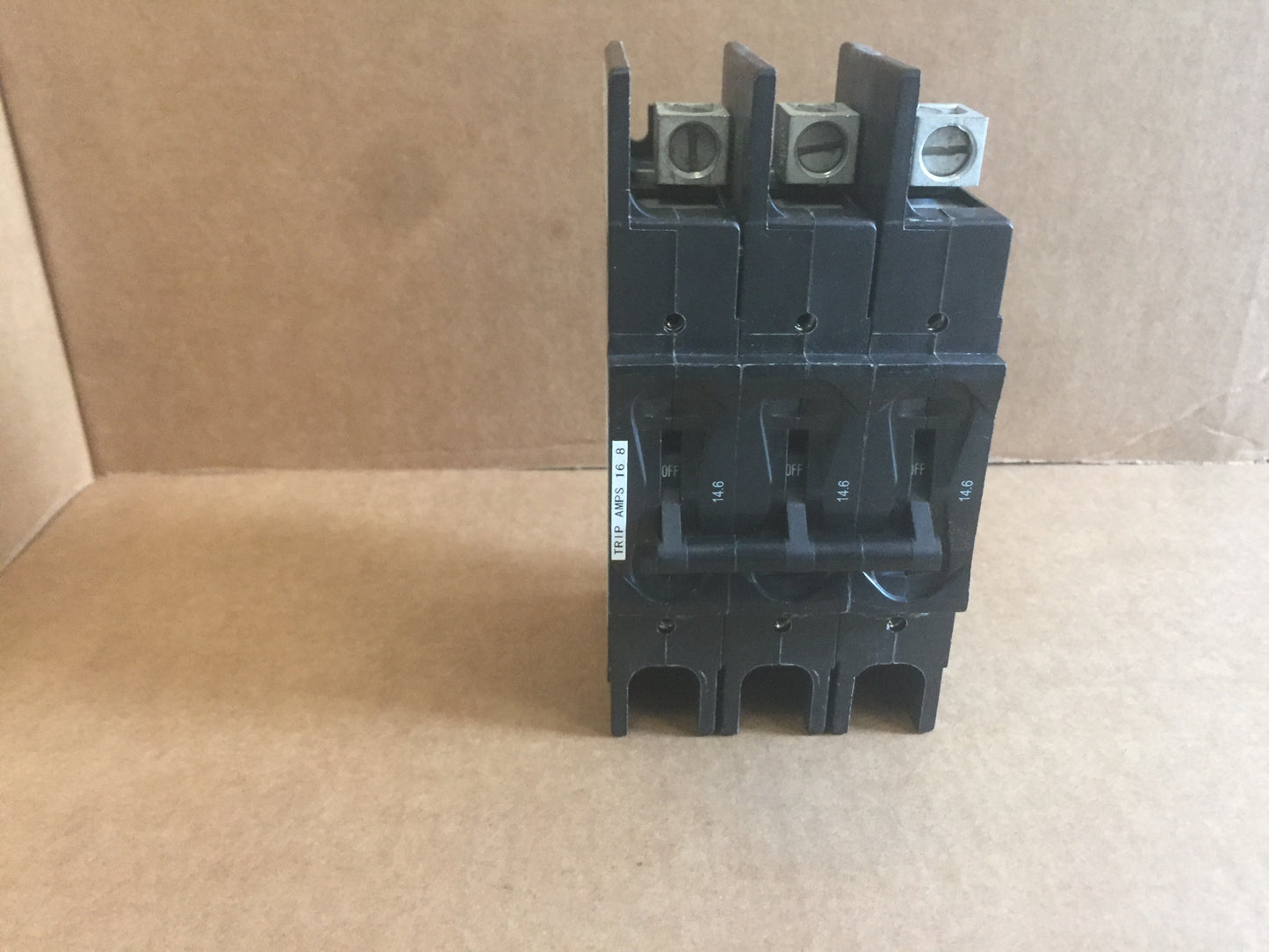 3 polos 146 A 219 Serie multipolar Hid Mag Cir Brkr Protect/Para aplicación de control de motor manual 480/50-60/1 o 3