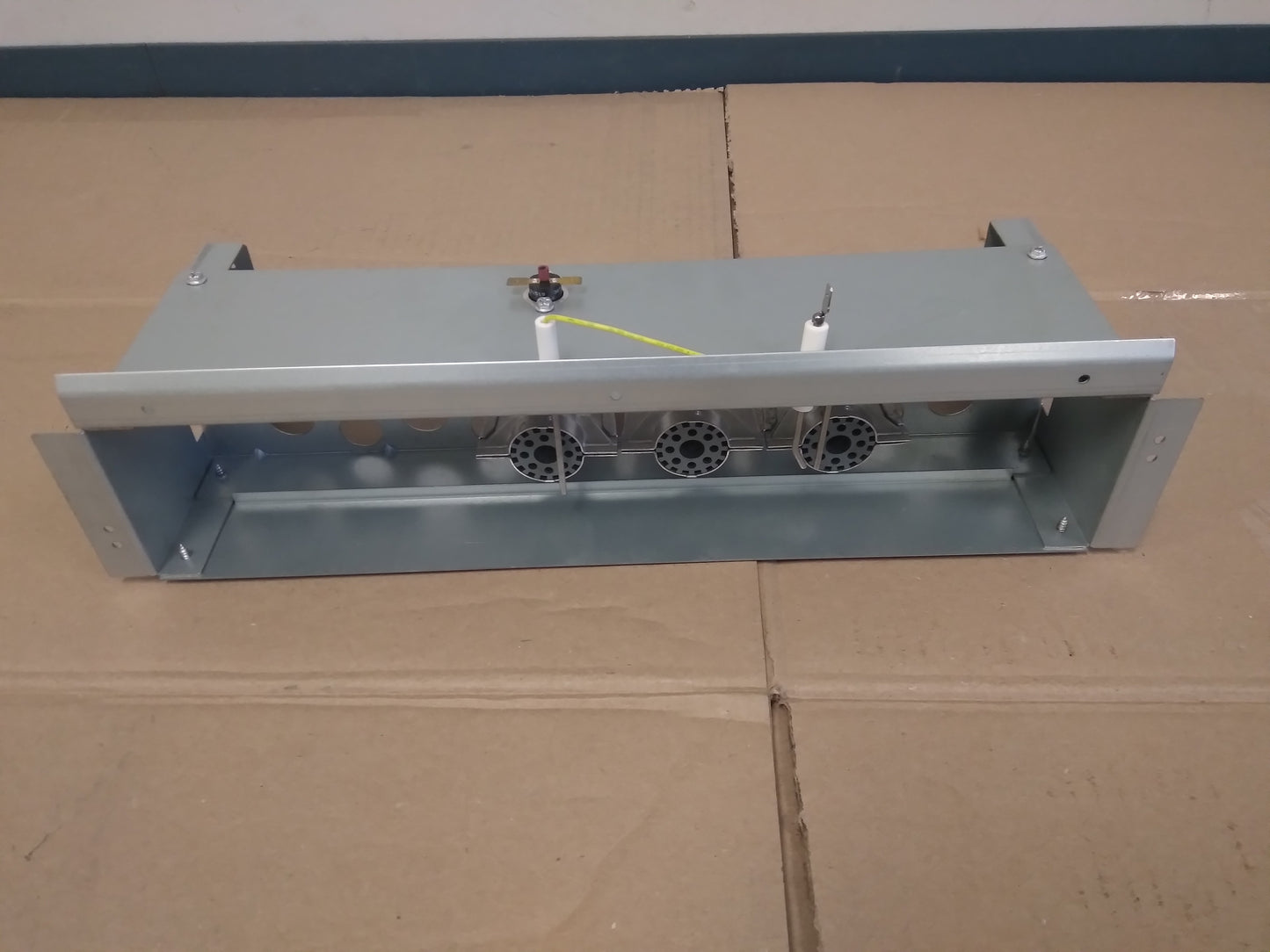 3-Burner Assembly with Plame Sensors and Limit Switch