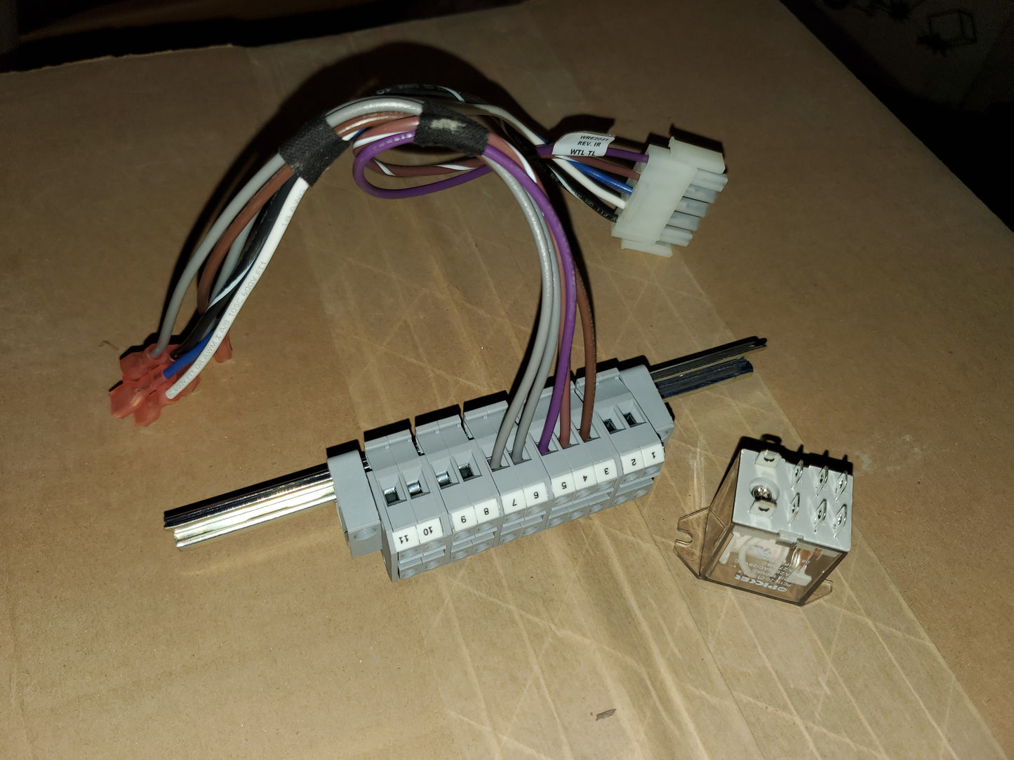 Louver/Venter Contacts for Models: CB/CW 986-2066, CF/CH/CP 401-751 and CP 991-2071