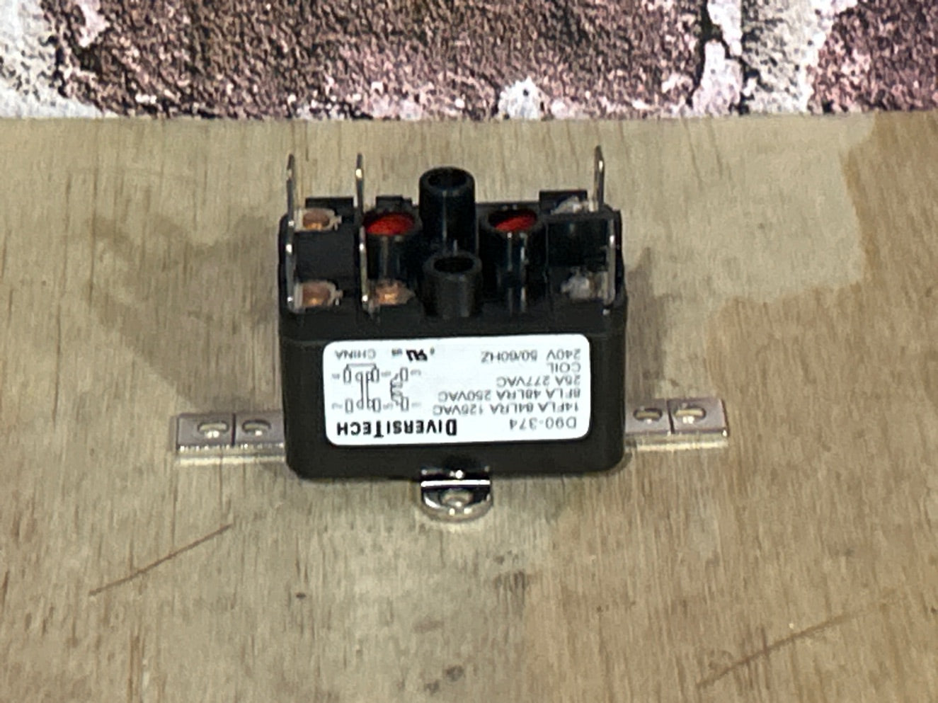 240 V, 50/60 Hz, 14 Amps, Relay