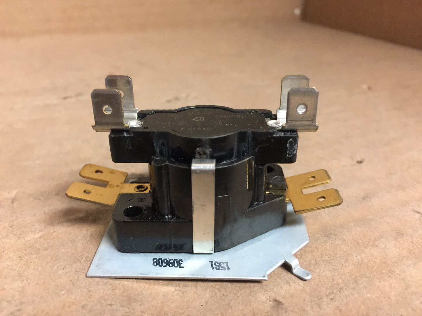 Relé de retardo térmico apilado; 24 V, 50/60 Hz, SPST