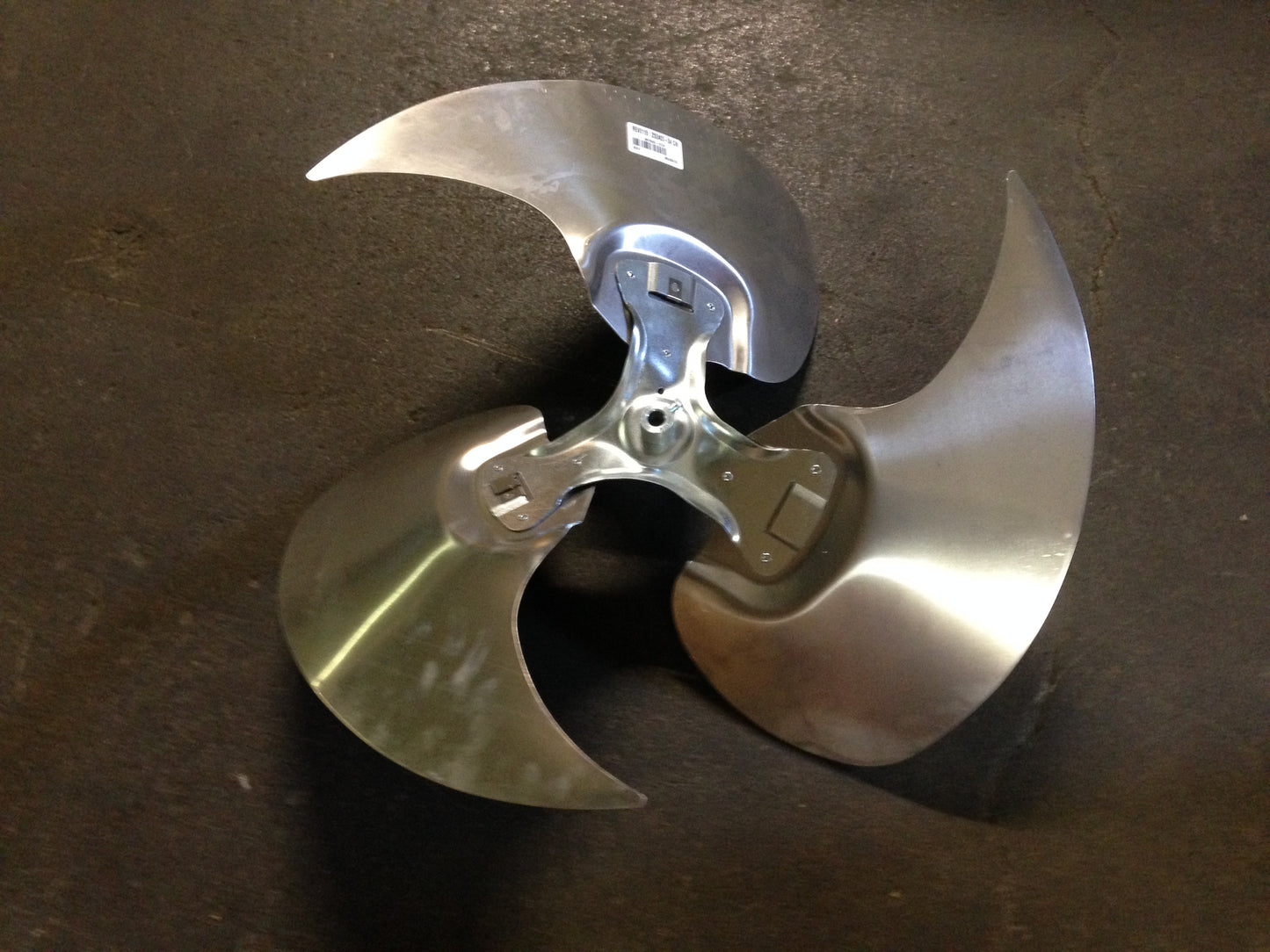 24Dia 1/2"Bore 3-Blade Fan Cw"