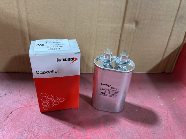 440 Vac, 7.5MFD 50/60 Hz, Oval Capacitor
