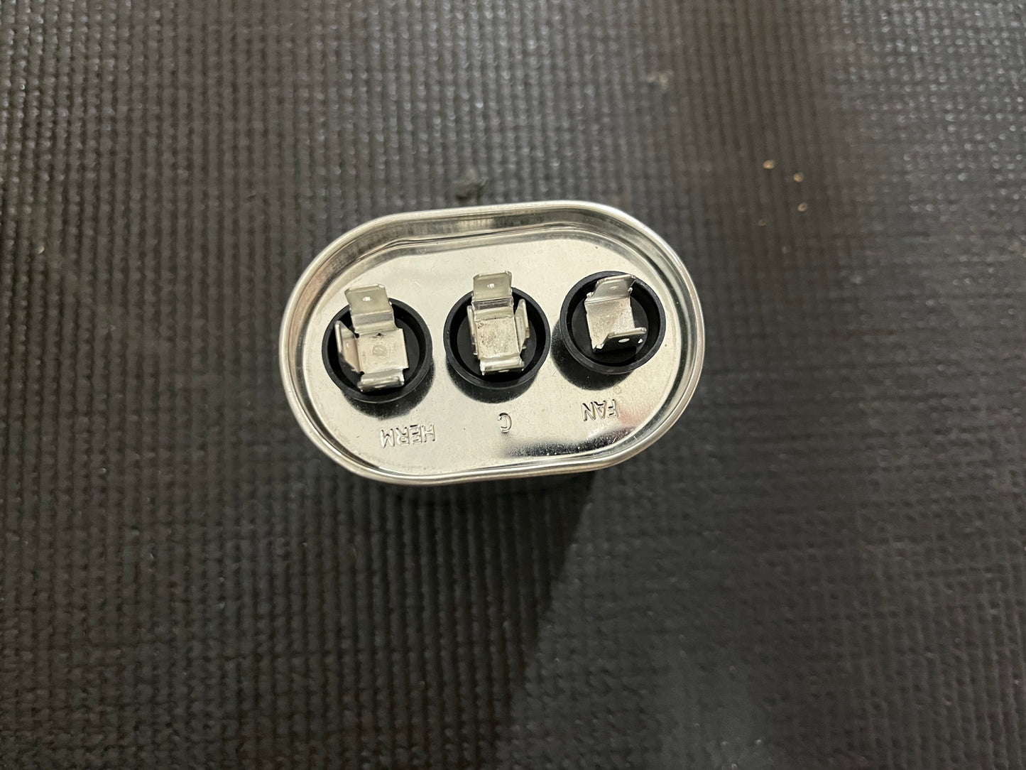 Condensador de funcionamiento ovalado de 10 UF x 440 voltios