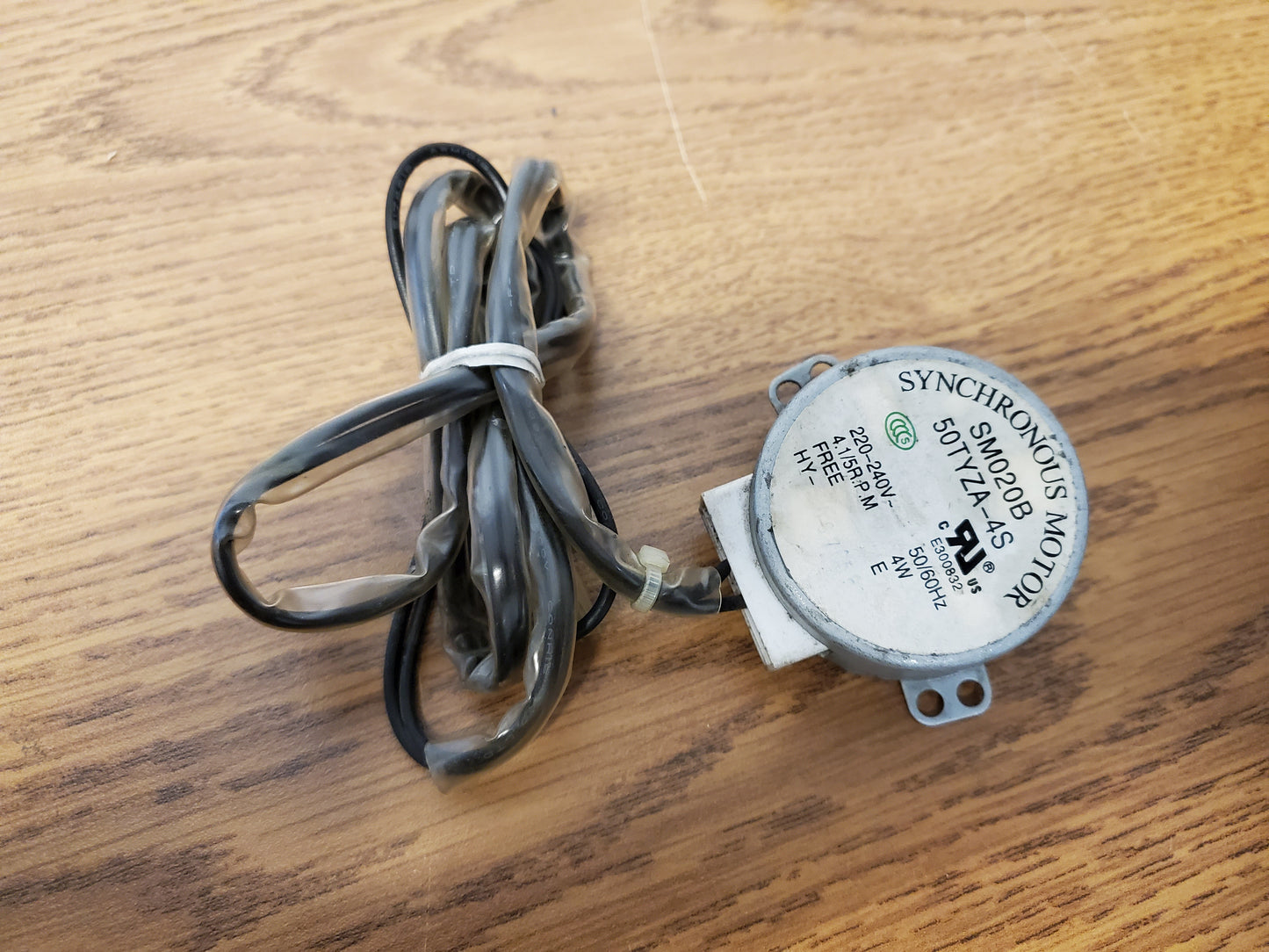 Motor síncrono 4W 220/240V