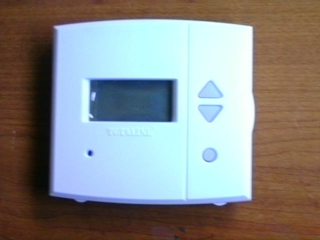 1 Day Programmable 2Heat/1Cool Thermostat