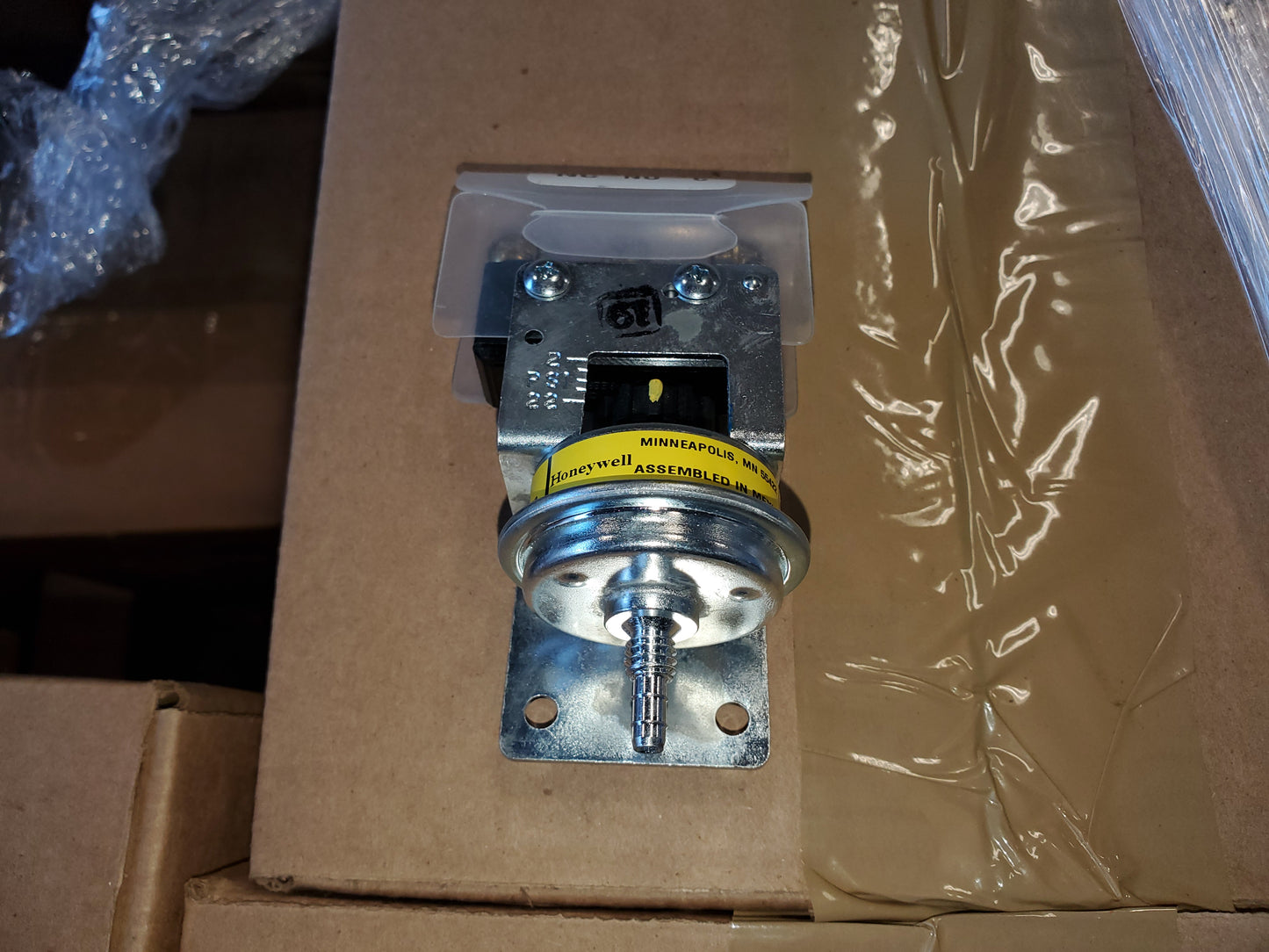 2 to 22 PSIG Air Pressure Sensing Switch