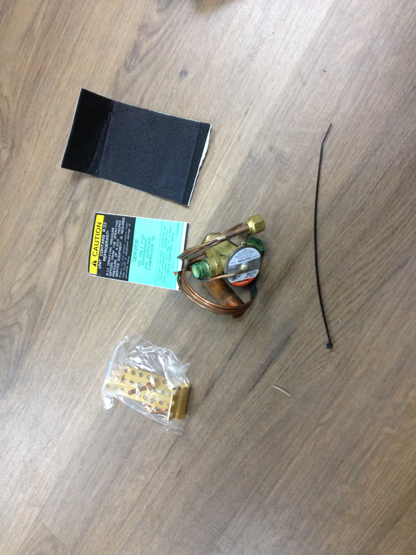 1-1/2 to 2-1/2 Ton Field Mounted TXV Kit, R-22