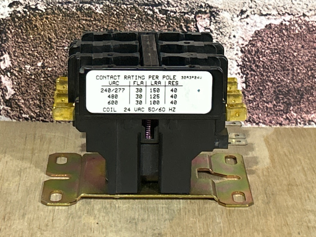 24 V, 50/60 Hz, 30 Amps 3 Pole Contactor