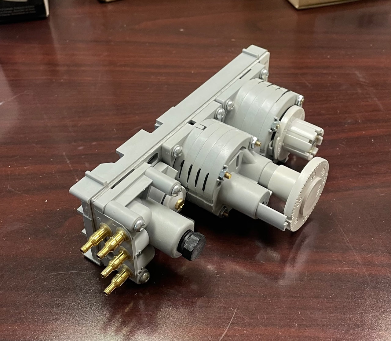 Single Pneumatic Receiver Controller