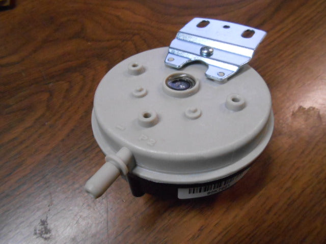 Pressure Sensing Switch 0.68"WC PF 1-Port 2-Term No