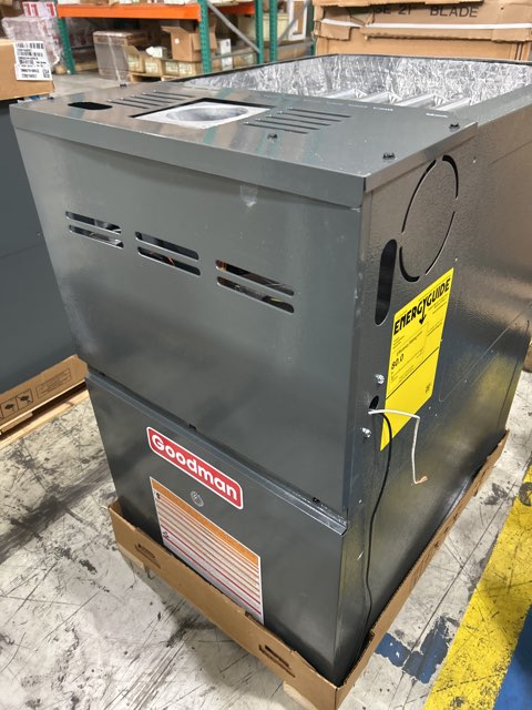 80,000 BTU 2-Stg Upflow/ Horiztontal ECM Low Nox Natural Gas Furnace, 80% 115/60/1 CFM:1600