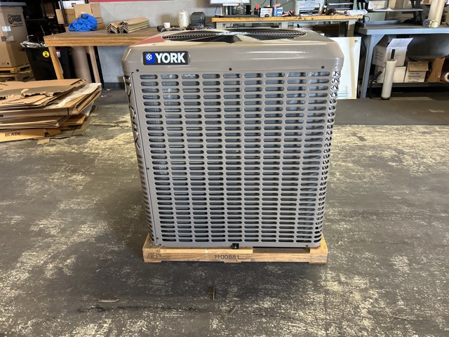 2.5 Ton Split-System Heat Pump 208-230/60/1 16 SEER R-410A