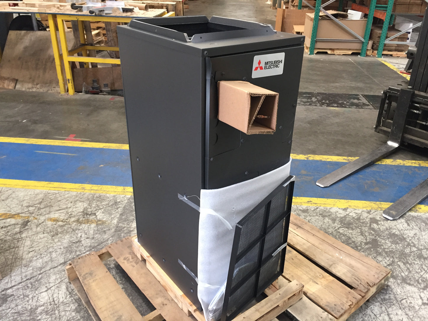18,000 BTU Multi Position Ducted Heat Pump Air Handler 208/230/60/1 R410A 471-675 CFM