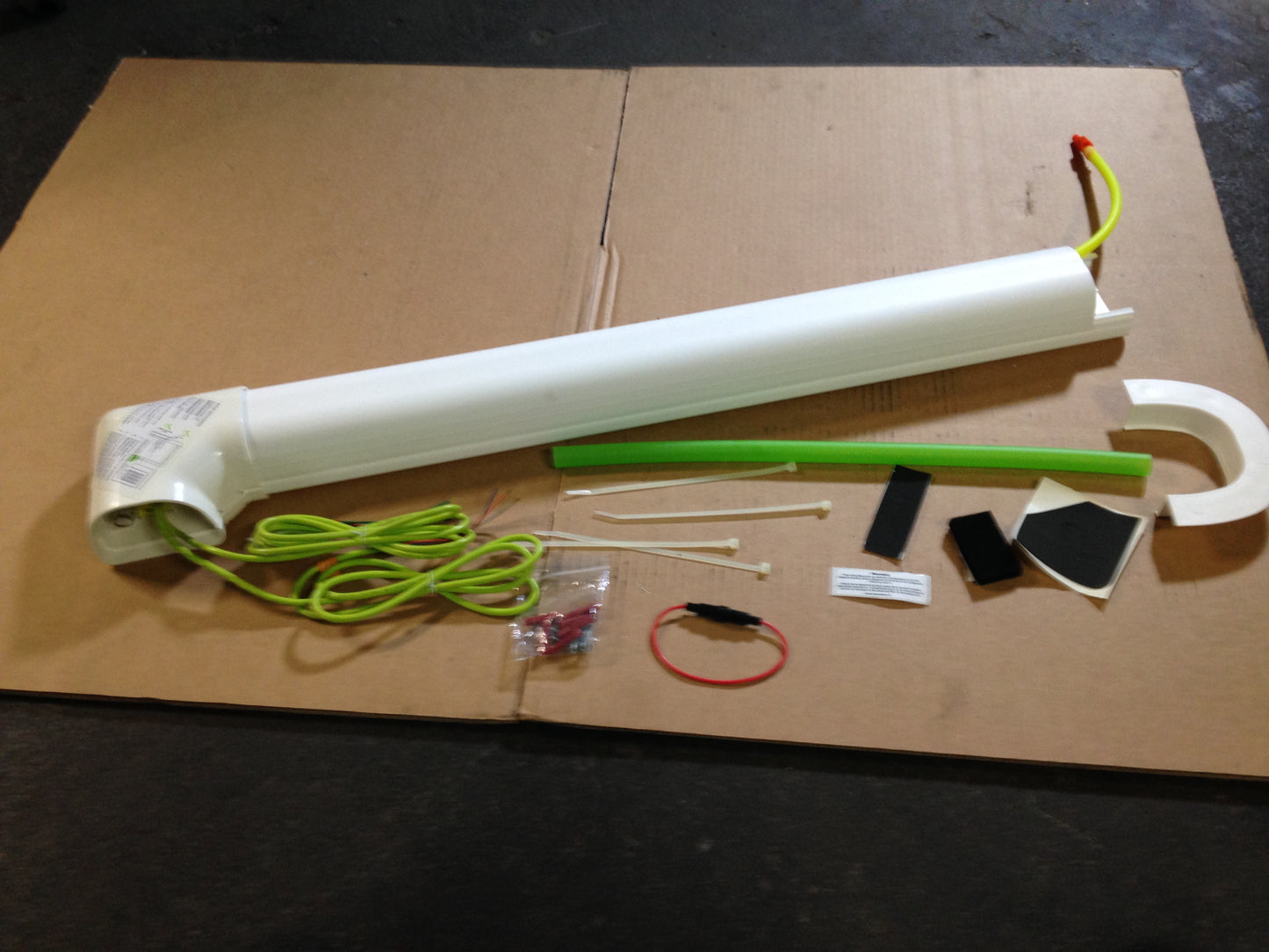 Mini-Lime Univolt Pump with Fortress White Duct; 250V