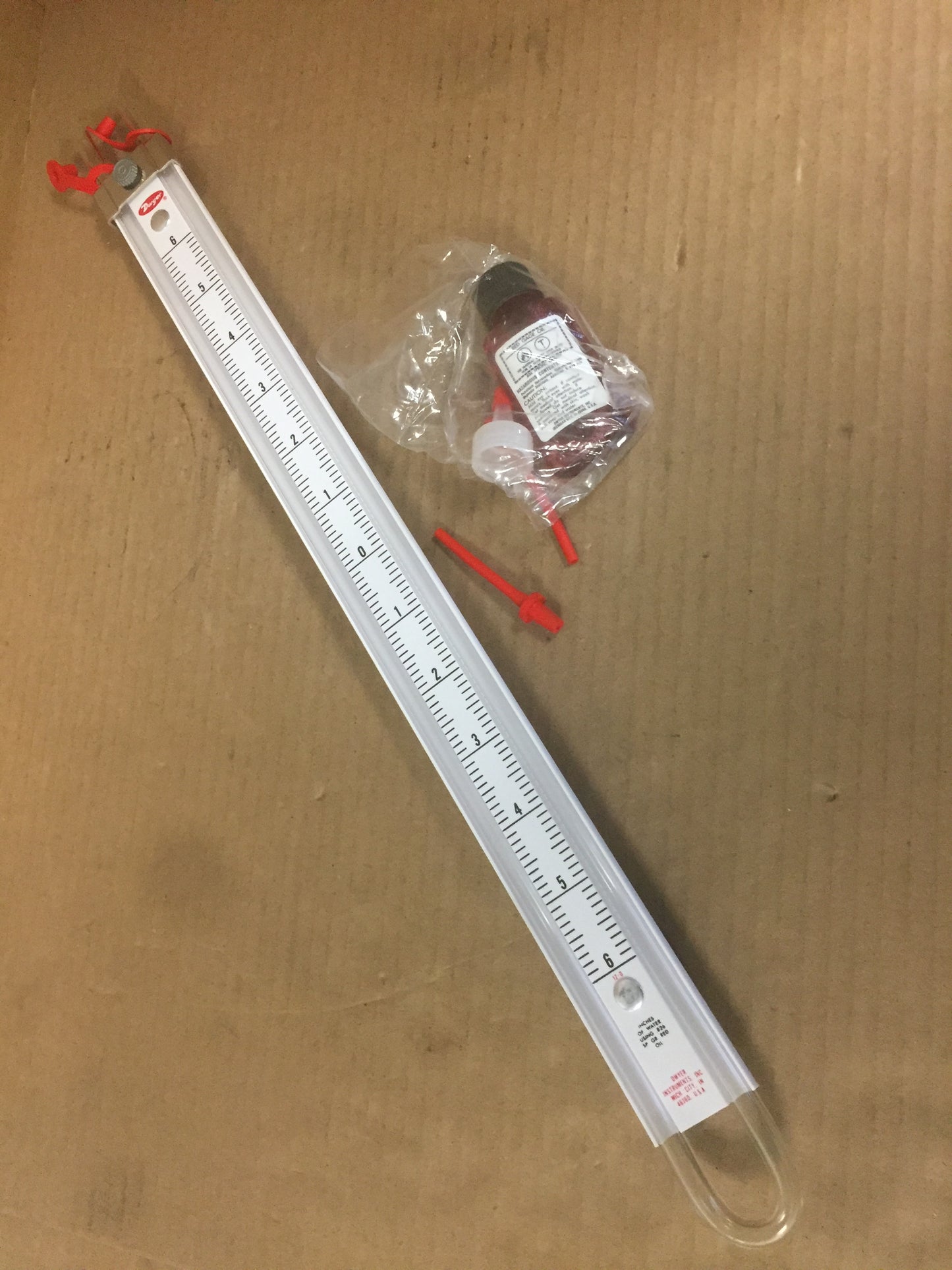 Dwyer 1222-12-D U-Tube Manometer Gauge With Red Gauge Oil