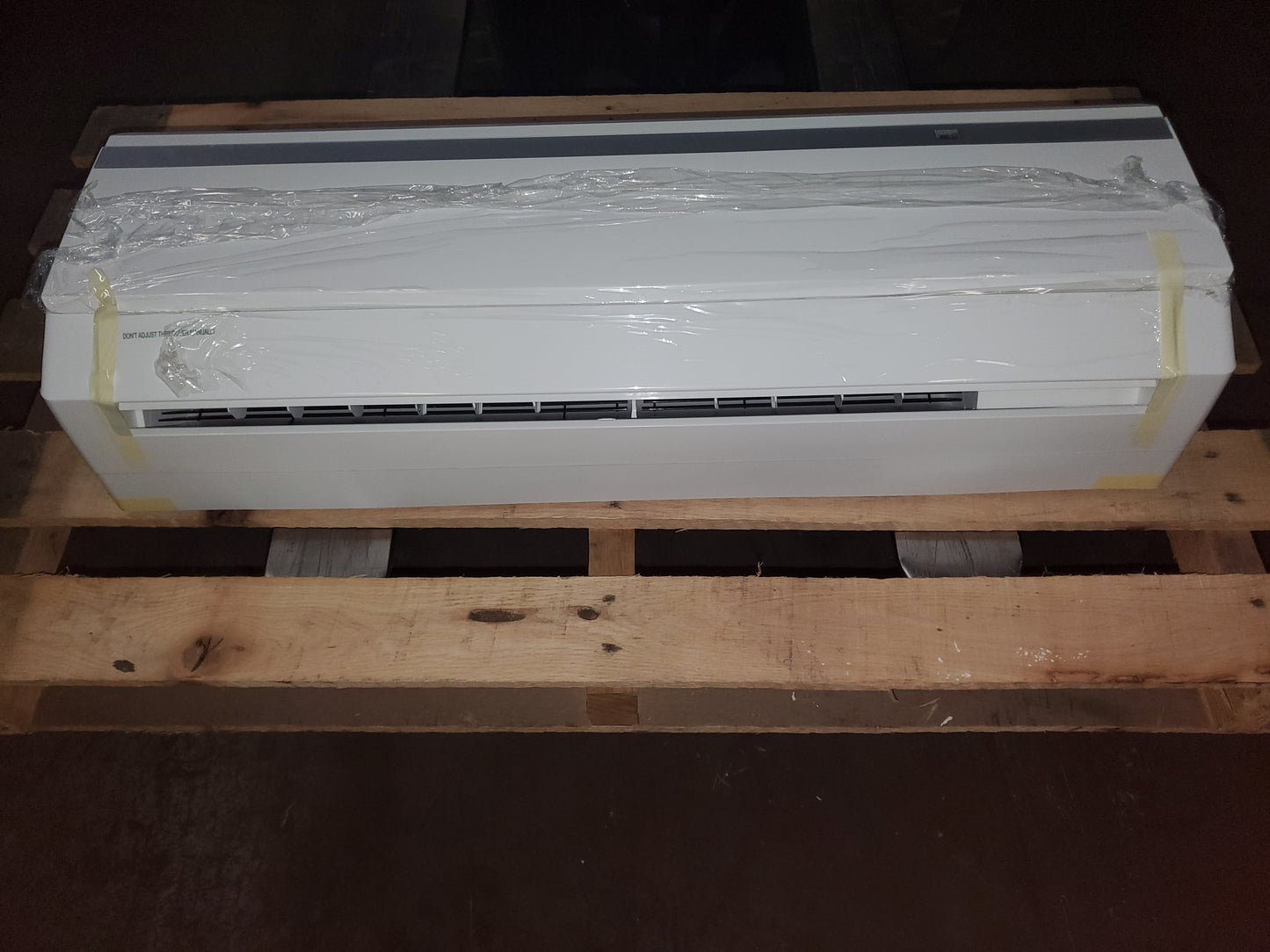 12,000 BTU Single Zone ID Mini-Split Heat Pump w/Mod Inverter, 22 Seer, 115/60/1 R-410A