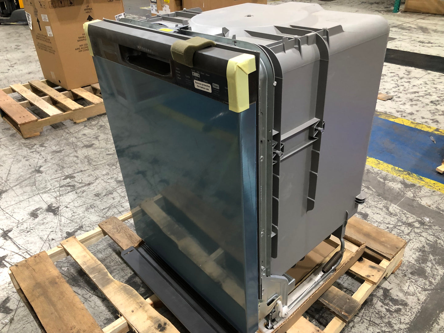 24" Wide Full Console Built In Dishwasher with 14 Setting Capacity 120/60