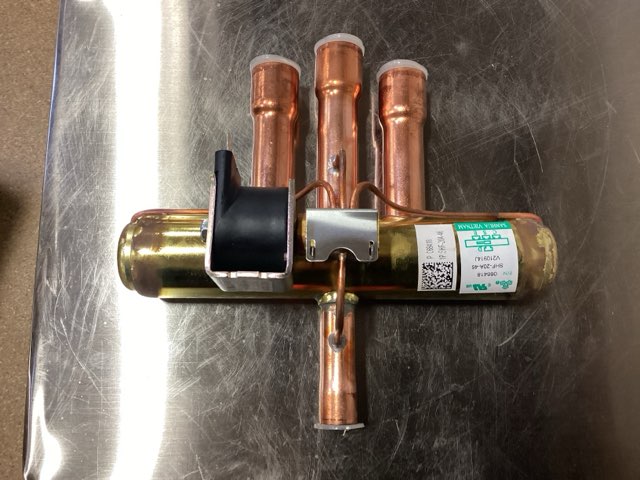 24 VAC, 4-Way Reversing Valve with Coil