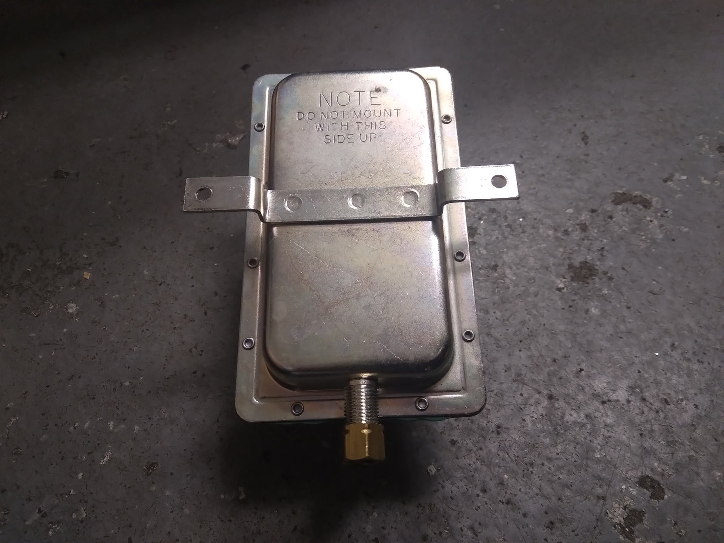 Pressure Switch with Manual Reset 120-277/60/1