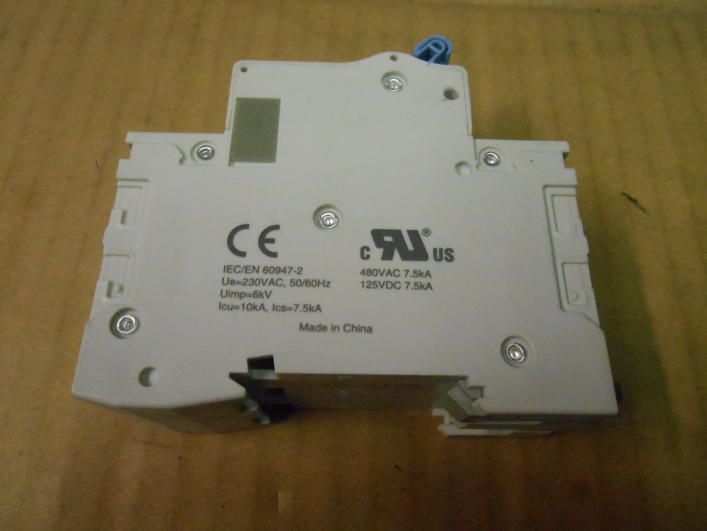 2 Pole 32A Circuit Breaker 240 Volt