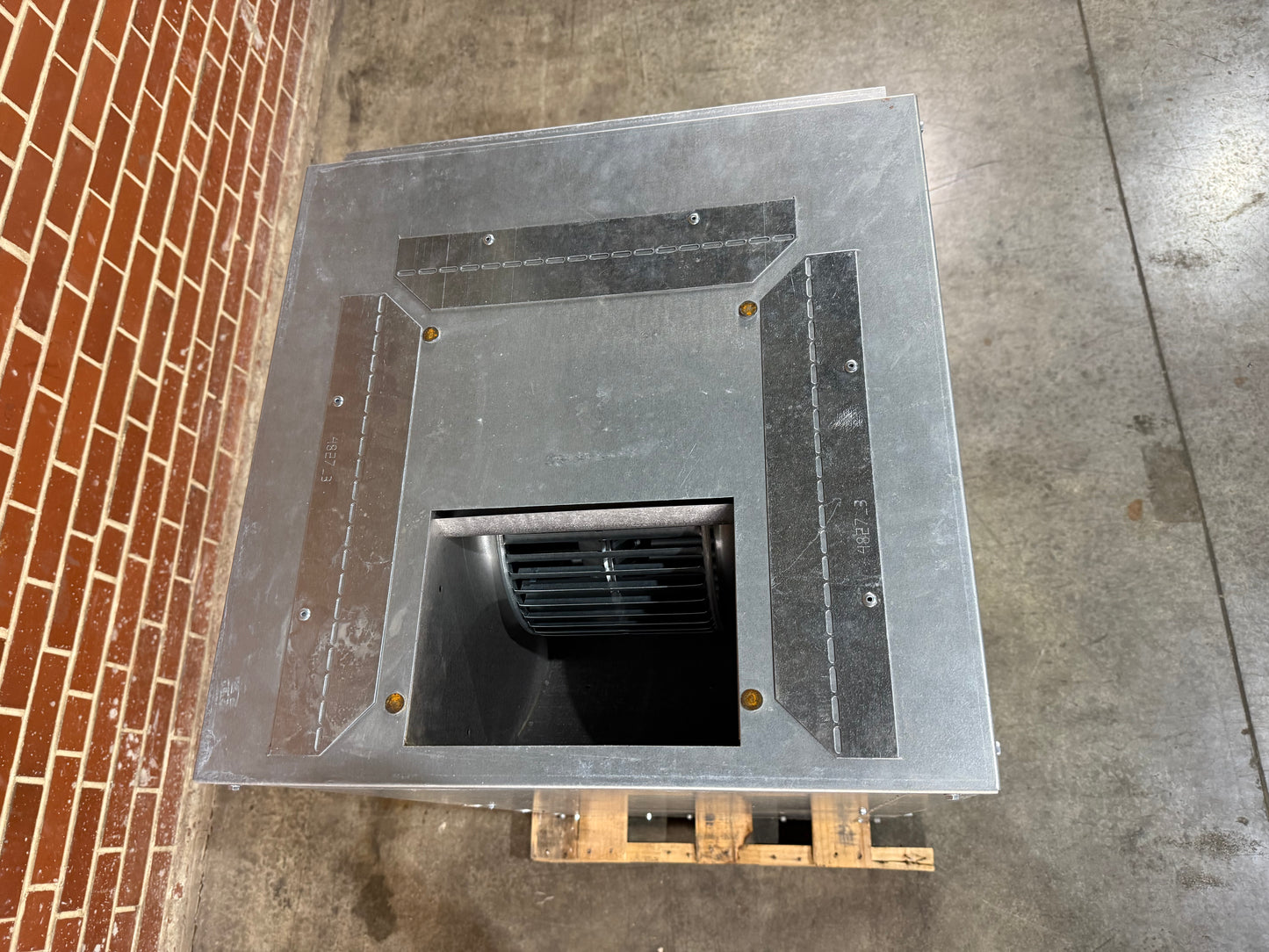 2.5 Ton Single-Stage PSC Vertical Geothermal Heat Pump 208-230/60/1 R410A 17 EER