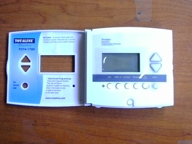 1 DAY PROGRAMMABLE 2HEAT/1COOL THERMOSTAT