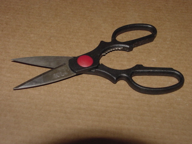 8" KITCHEN SHEARS BLACK HANDLE