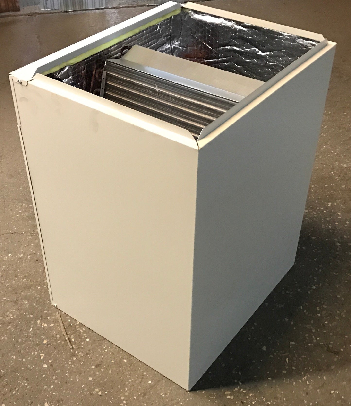 Dispositivo de medición sin serpentín A con carcasa de flujo ascendente de 5 toneladas y 2000" CFM