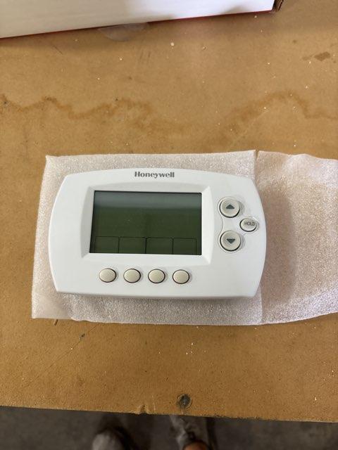 Wireless Zoning Adapter Kit/W Focuspro" 5-1-1 Programmable Multi-Stage Digital Thermostat"